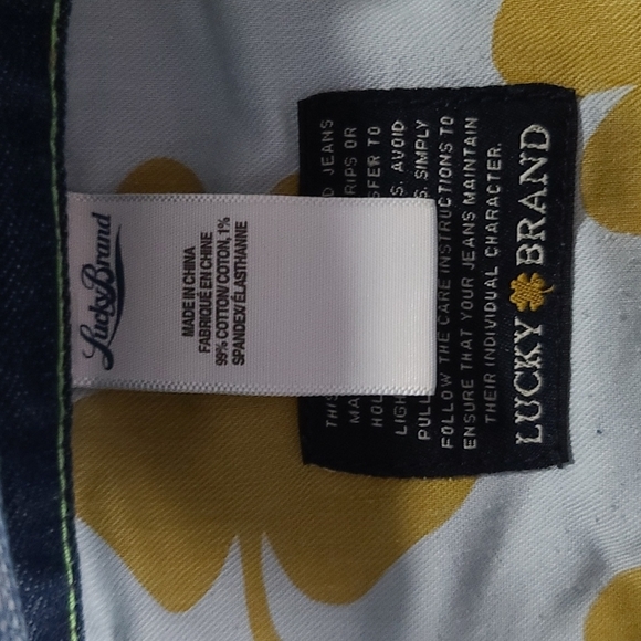 Lucky Brand Woman's Jeans Shorts, Size 10/30, Abby Short. Frayed Bottom - Picture 5 of 7